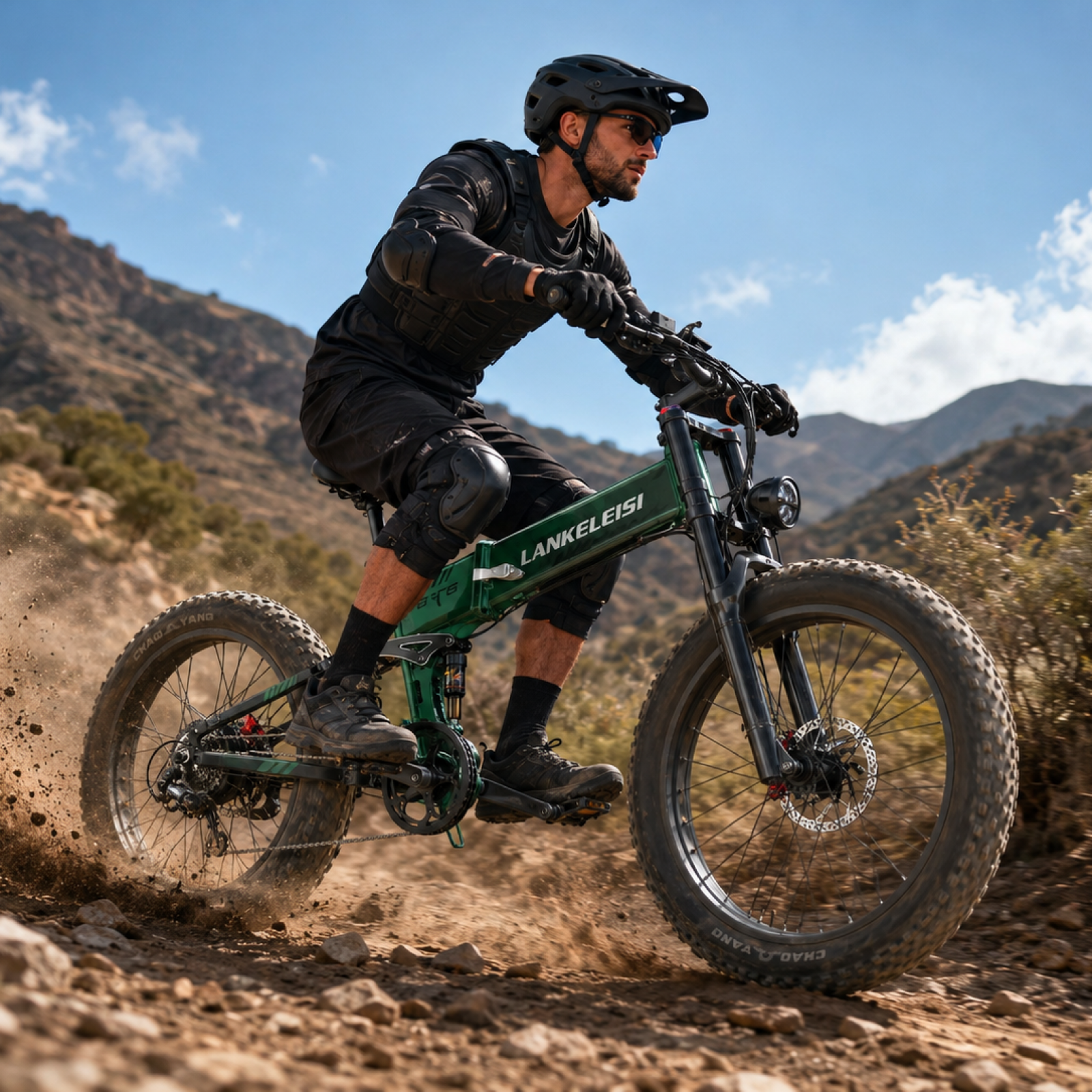 Lankeleisi BST-6 E-Bike mit Sandfarben, Sicht auf den Rahmen und Frontlicht, für umweltfreundliches Fahren.