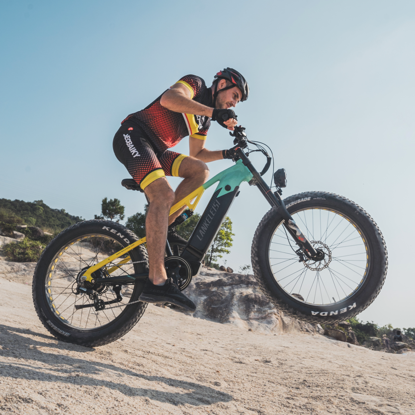 E-Bike LANKELEISI RV800PLUS von lankeleisi-bikes mit robustem Rahmen und Off-Road-Reifen, bereit für Abenteuer im Gelände