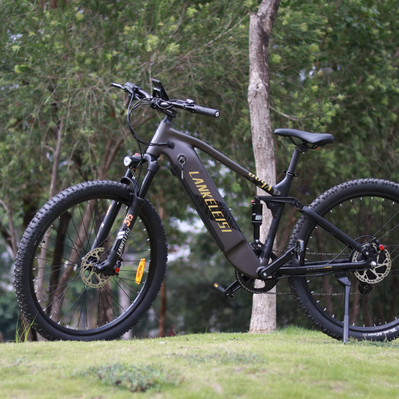 Grünes LANKELEISI RX600PRO E-Bike von lankeleisi-bikes, sportliches Fahrrad mit robustem Rahmen und modernem Design.